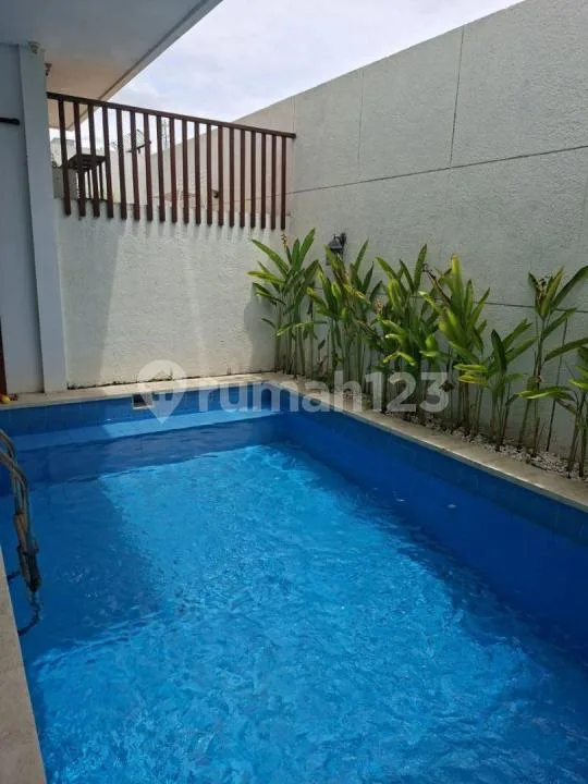 Rumah Modern 4 Kamar Tidur Dalam Komplek di Kawasan Elite Renon - Bali in Bali
