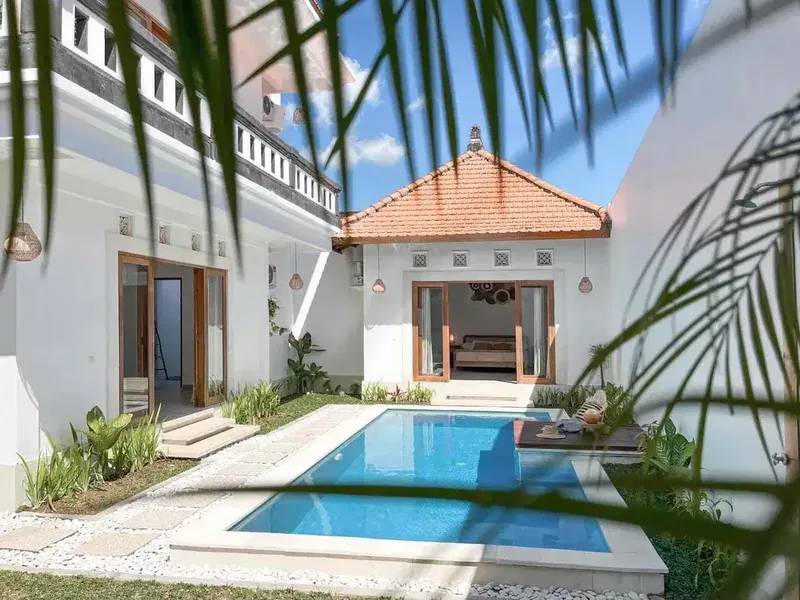 DISEWAKAN VILLA FURNISH PRIVATE POOL DI KEROBOKAN SL - Real Estate in Bali