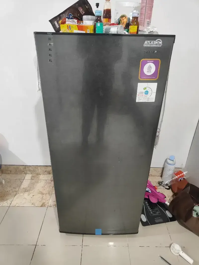 Kulkas Sharp 1 pintu second Bali - Home & Garden in Bali