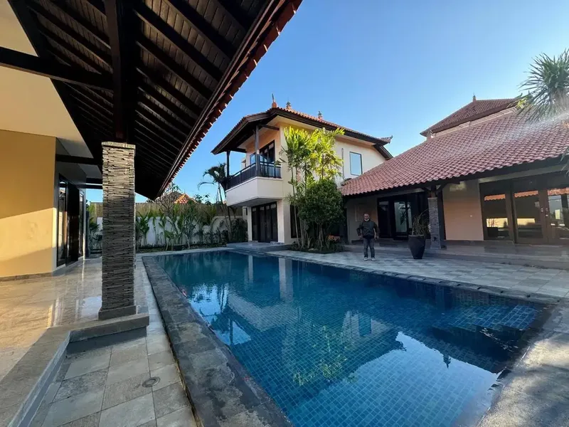 DIJUAL VILLA BALINESE STYLE NUSA DUA BALI - Real Estate in Bali
