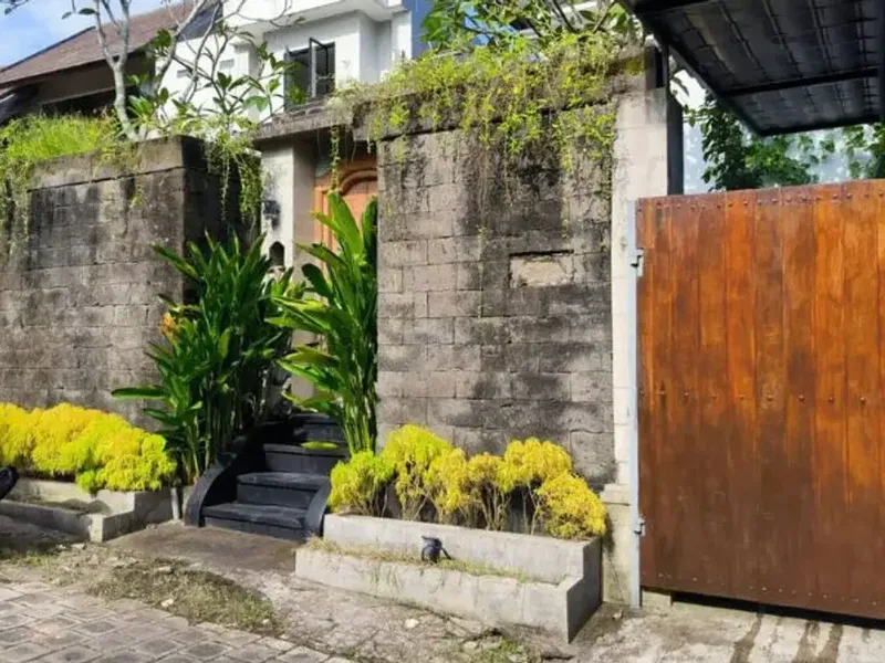 BALINESE MODERN STYLE VILLA IN MUMBUL NUSA DUA BADUNG - Real Estate in Bali