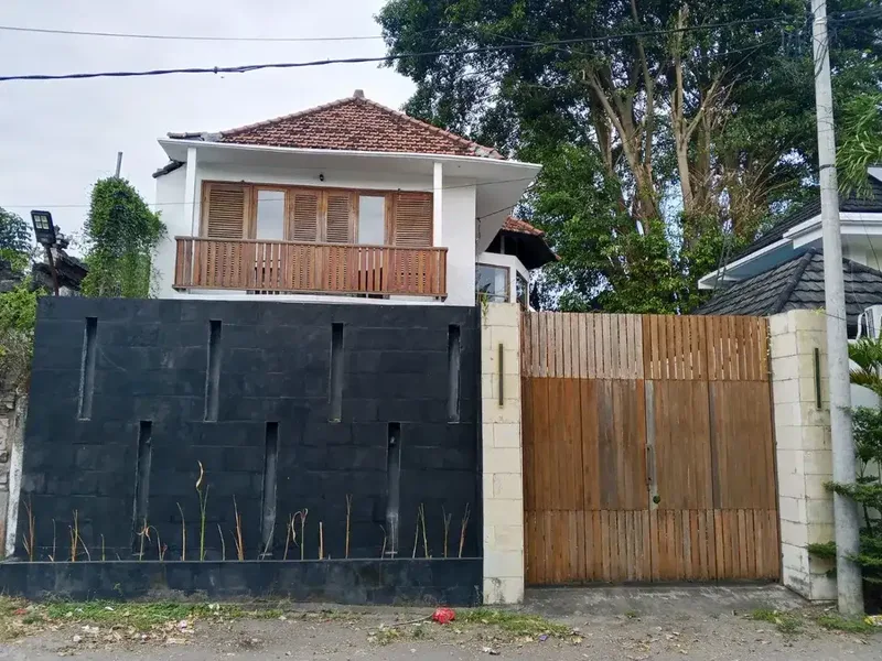 RUMAH FULLY FURNISHED DI KUNTI SEMINYAK - Real Estate in Bali