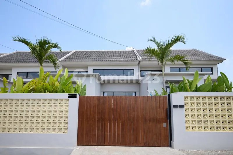 Luxury 2-Bedroom Villa With Rice Field Views & Private Jacuzzi - Real Estate in Bali