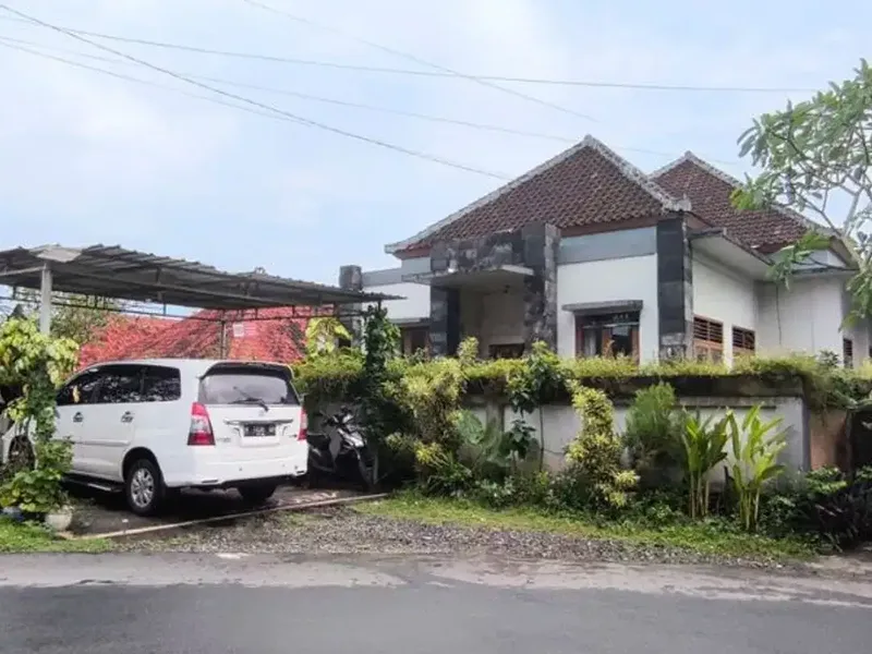 RUMAH PINGGIR JALAN UTAMA GOA GONG UNGASAN JIMBARAN BADUNG, BALI - Real Estate in Bali