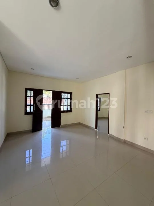 For Rent | Spacious 7-Bedroom House - Jalan Gatot Subroto Ia, - Bali in Bali