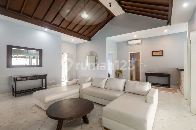 Nusa Dua Villa For Rent - 400MÂ² - Real Estate in Bali