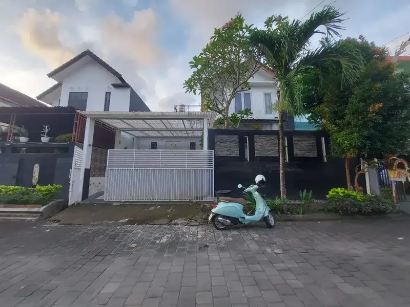 Disewakan Rumah 2 Lantai Furnished One Gate System di Taman Mumbul, Nusa Dua. - Real Estate in Bali