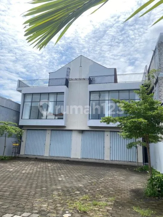Ruko 3 Lantai Dijual Jalan Cargo Denpasar - Gudang & Rooftop - Bali in Bali