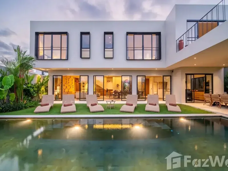 6 Bedroom Villa for sale in Umalas, Bali - Real Estate in Bali