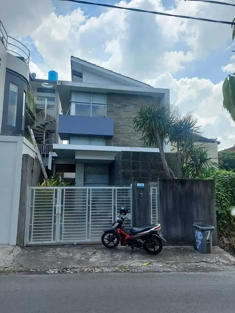 VILLA FOR RENT IN SEMINYAK NEAR GUSTO FURNISHED - Real Estate in Bali