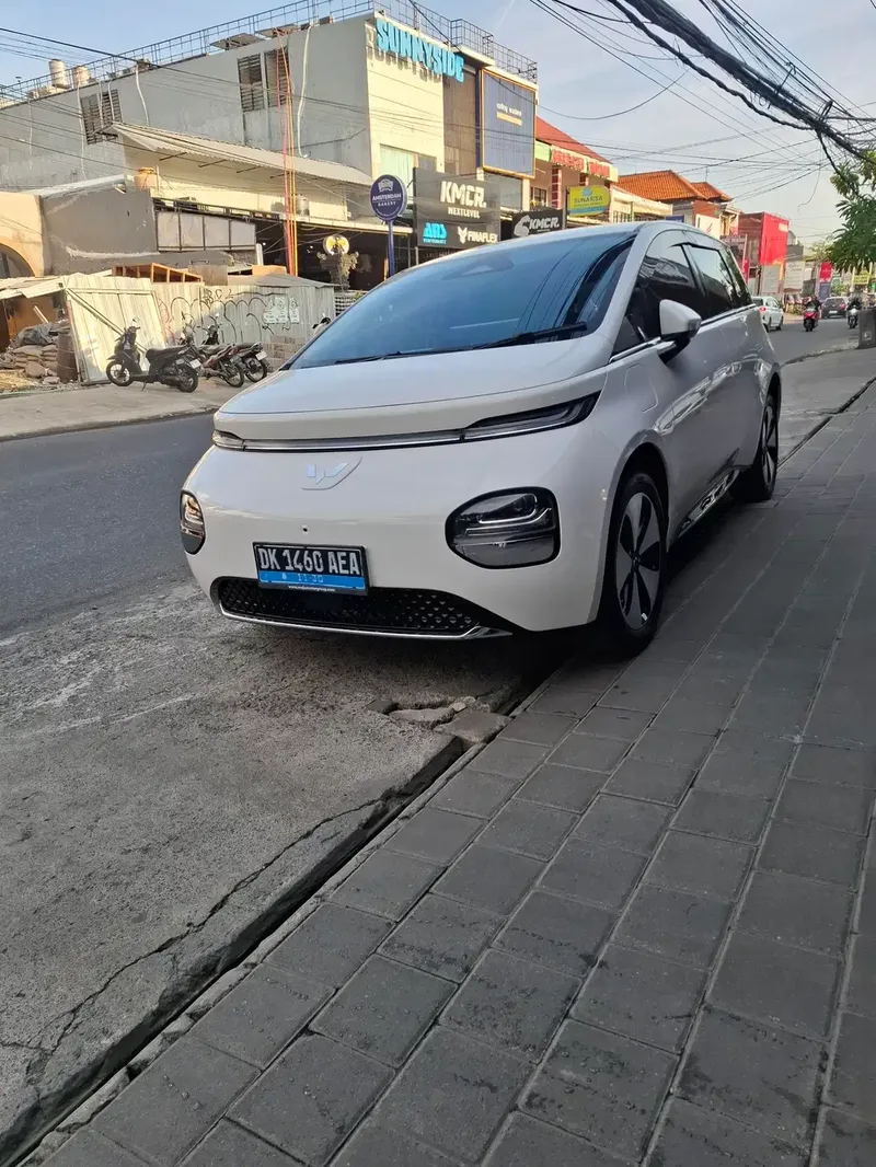 WULING  CLOUD  EV  PRO - Vehicles in Bali
