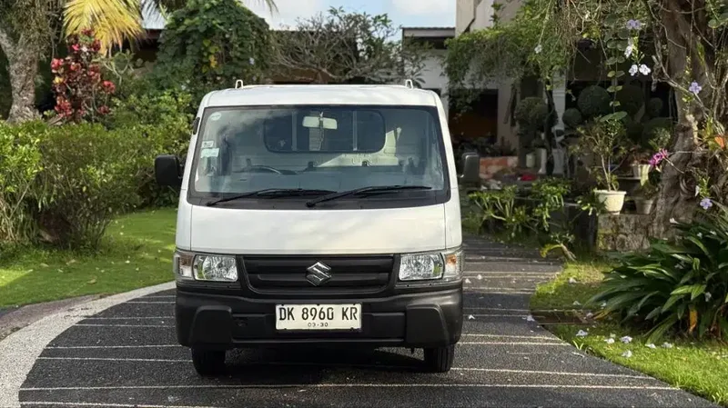 Carry PU 2024 Bak Kargo Putih – Siap Angkut, Siap Usaha - Vehicles in Bali