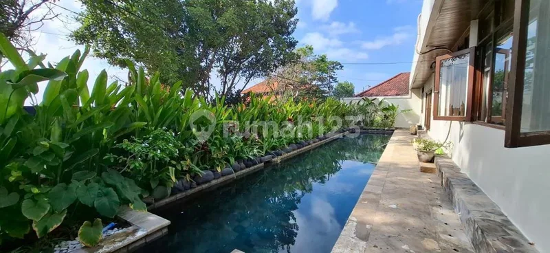 Villa Halaman Luas Siap Huni Dekat Pantai Ketewel Gianyar - Real Estate in Bali