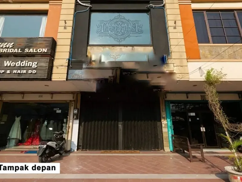 Ruko strategis premium 3 lantai Dewi Sri Kuta Bali - Real Estate in Bali
