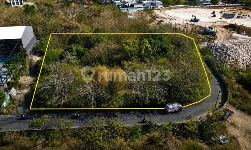 Prime Location Land Main Road Padang Padang Labuan Sait - Bali in Bali