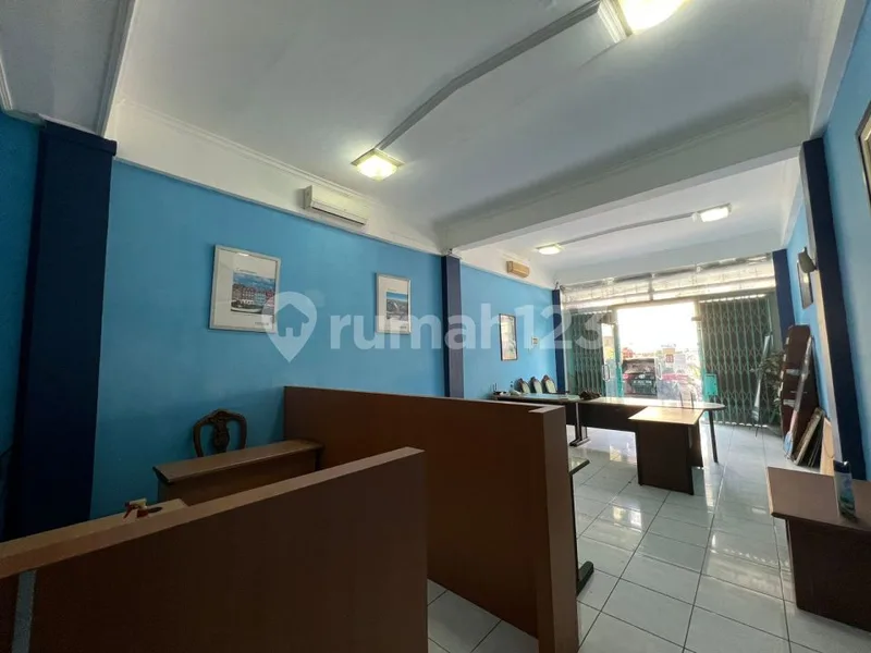 3 Storey Shophouse In Business Area Diponegoro, Denpasar, Close to Teuku Umar, Mall and Puputan Park - Bali in Bali