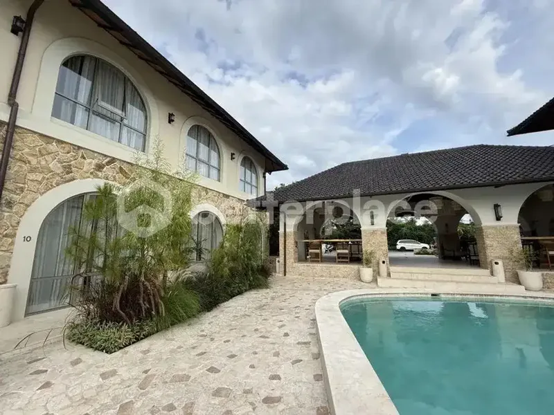 Spacious 2 Bedroom Apartment in Prime Sanur Location - Real Estate in Bali
