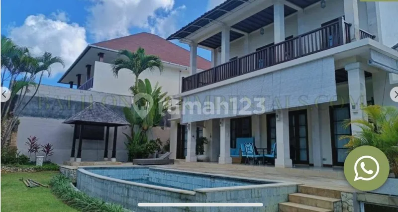Villa Menawan dengan Pool dan Garden Luas di Jimbaran - Real Estate in Bali