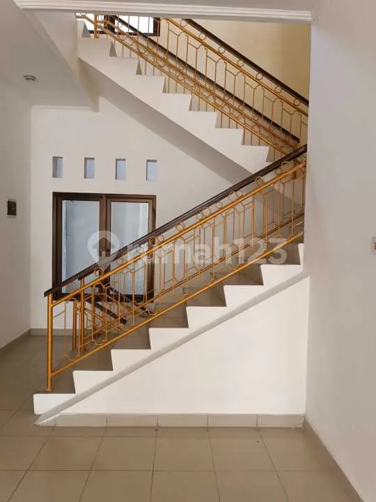 Dijual Ruko Lokasi Strategis, Cocok untuk Semua Usaha di Sunset Road Badung Bali - Bali in Bali