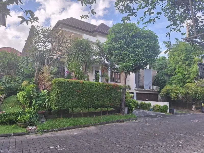 Jual Atau Sewa Rumah 2 Lantai Hayam Wuruk Residence Dekat Sanur - Real Estate in Bali