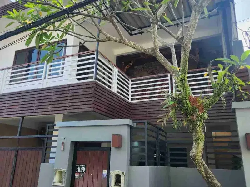 RUMAH LANTAI II DI PADONAN TIBUBENENG CANGGU - Bali in Bali