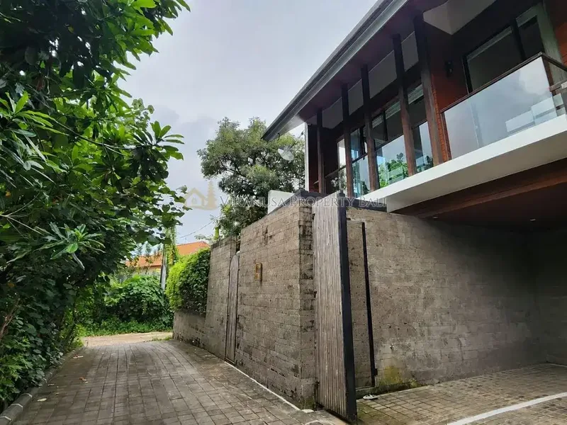 Villa Modern 4 Kamar Tidur dengan Pemandangan Sawah – Freehold / Leasehold di Sanur, Bali - Real Estate in Bali
