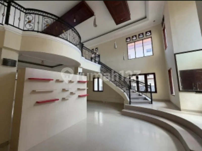 House 4Br Kerobokan Umalas Renovated SHM Highscope Bali Kiddy Slk - Real Estate in Bali