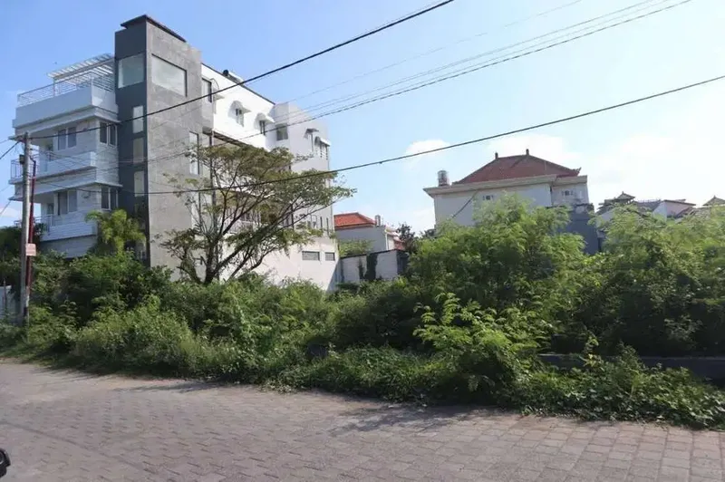 DIJUAL TANAH KOSONG DEKAT KE DOUBLE SIX BEACH SEMINYAK BALI - Real Estate in Bali