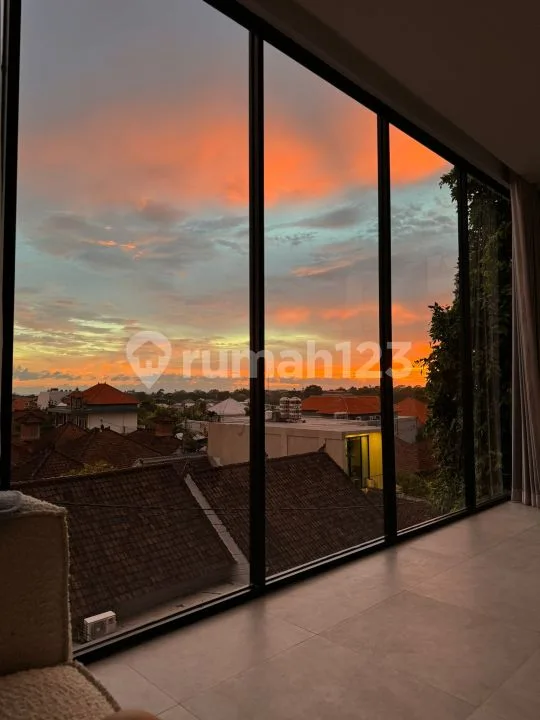 Leasehold - Exclusive Modern Suites in Prime Canggu Location, Bali - Real Estate in Bali