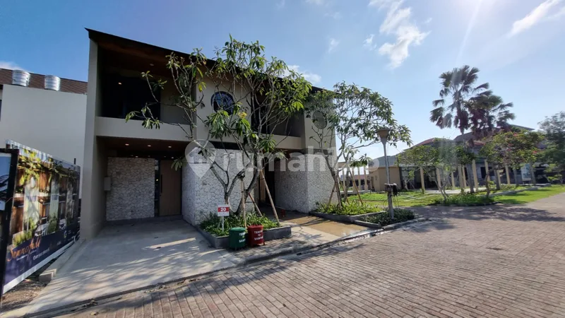 Villa Tropical Minimalis di Jimbaran Kawasan Elite - Bali in Bali