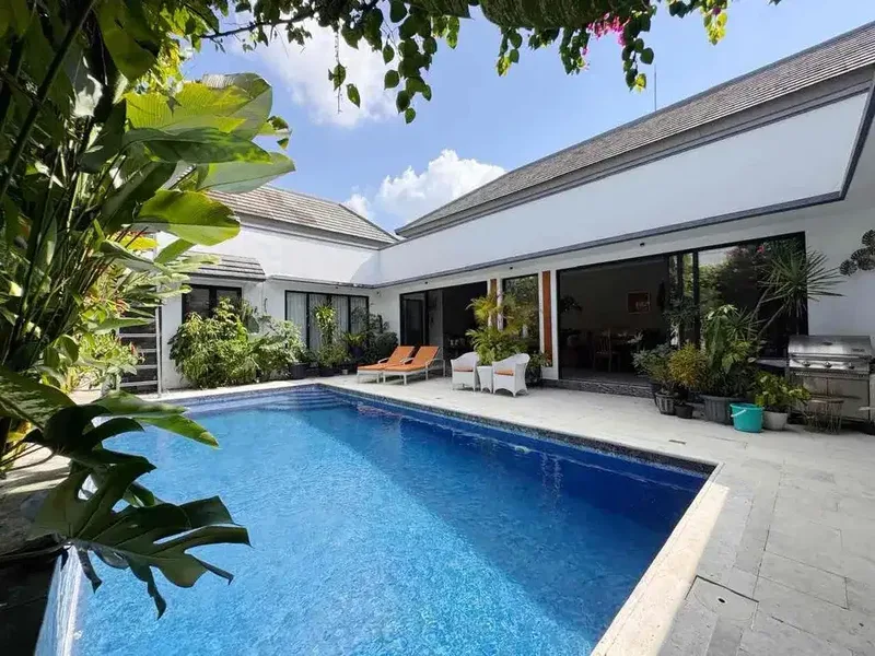BEAUTIFUL 3 BEDROOMS SINGLE LEVEL AT BERAWA CANGGU - Real Estate in Bali