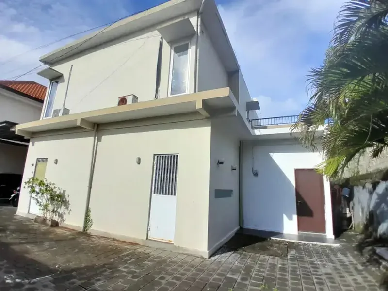 For Rent 3BR House in Very Strategic Location Jl Dewi Sri Legian Bali - Real Estate in Bali