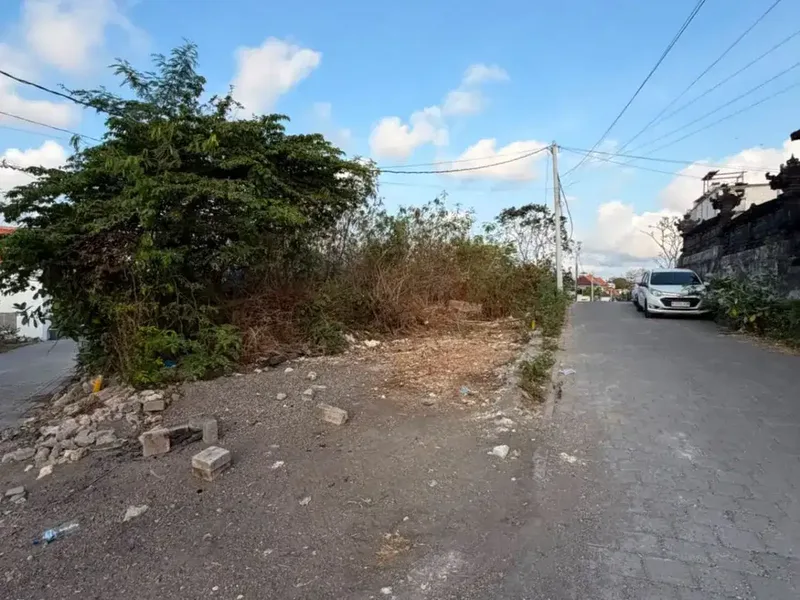 Tanah DIjual Posisi Hook Lokasi Jimbaran Bali Dekat Kampus Poltek dan Unud Cocok Untuk Kos Villa Atau Guesthouse - Bali in Bali