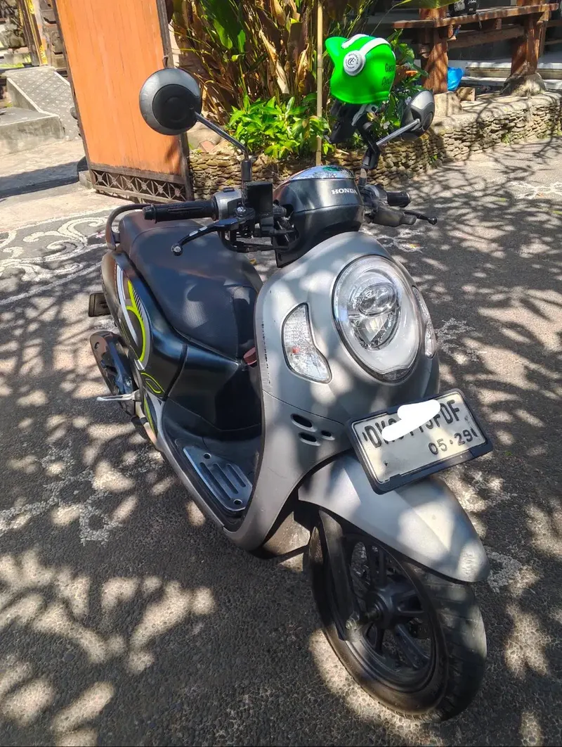 Scoopy 2024, tangan pertama - Vehicles in Bali
