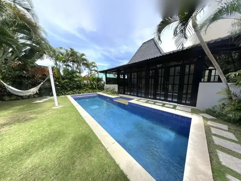 Leasehold - Seaside Serenity Discover Exquisite Living in Our Joglo Villa Canggu - Real Estate in Bali
