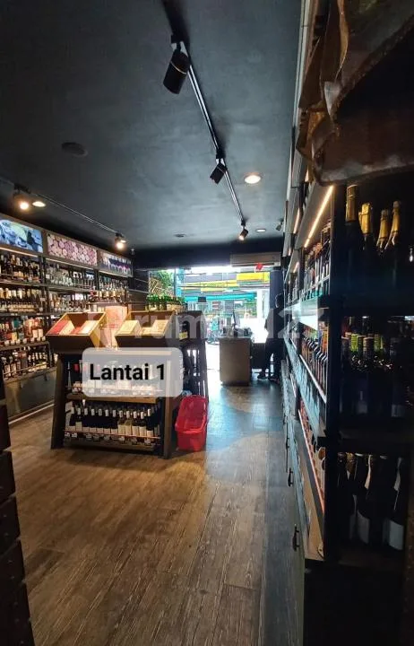 Ruko di Kawasan Wisata dan Bisnis yang Ramai di Daerah Legian Tepatnya di Jalan Werkudara - Real Estate in Bali