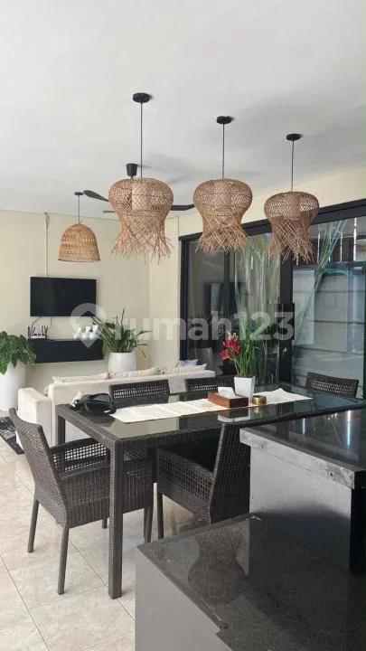 Disewakan Villa 3 Kamar di Kerobokan - Real Estate in Bali