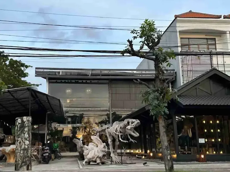 Bangunan Komersial 5 Are di Sunset Road Seminyak - Real Estate in Bali