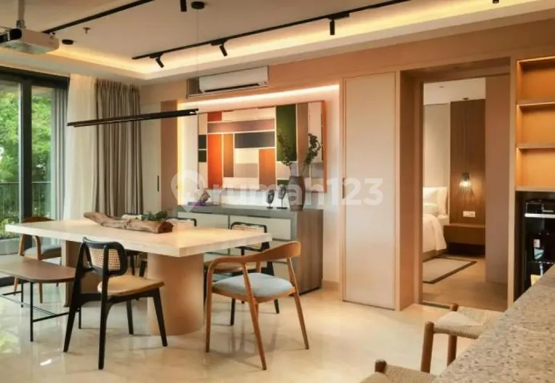 Residence 3 Kamar Tidur, Jalan Kaki ke Pantai Kuta - Real Estate in Bali