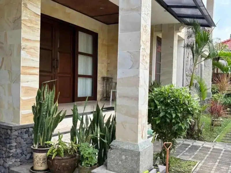 Di Jual Rumah mewah Semi Villa di Taman Mumbul, Nusa Dua benoa kuta selatan Bali - Real Estate in Bali