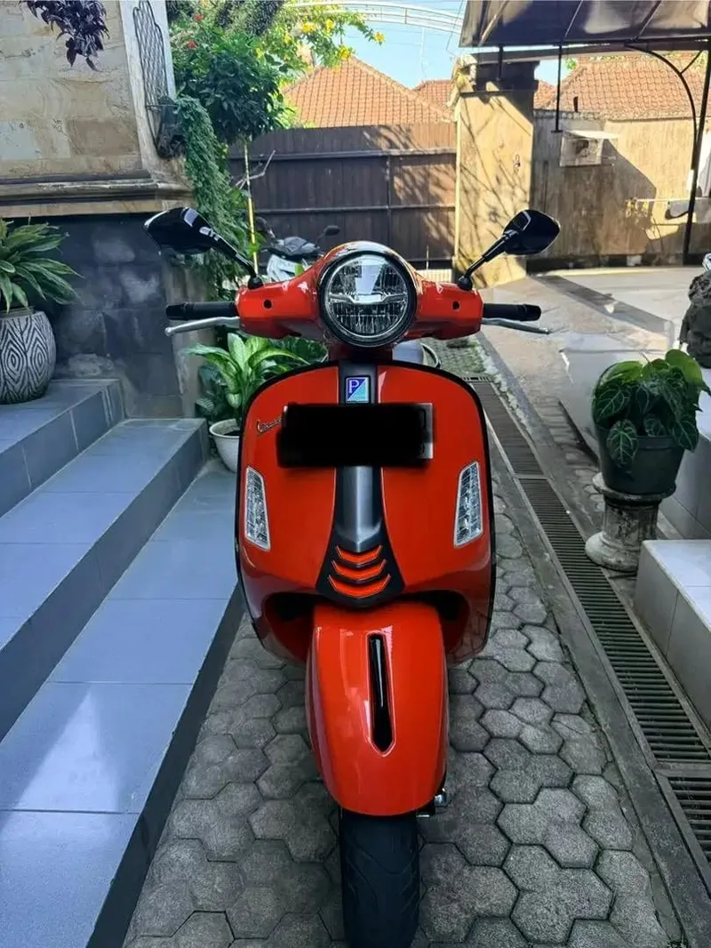 Vespa GTS Super Sport 150 Orange Tramonto like new - Vehicles in Bali