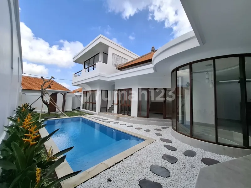 Newly Building Villa For Yearly Rental In Bumbak Area - Real Estate in Bali