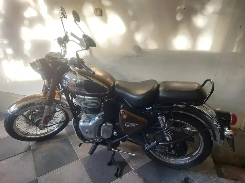 Dijual murah Royal Enfield Classic Reborn Chrome Bronze 2023 - Vehicles in Bali
