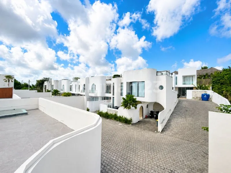 Modern Villa Dalam Lingkungan Komplex di Ungasan - Real Estate in Bali