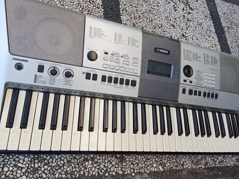 keyboard organ piano yamaha psr e413 - Hobbies & Sports in Bali