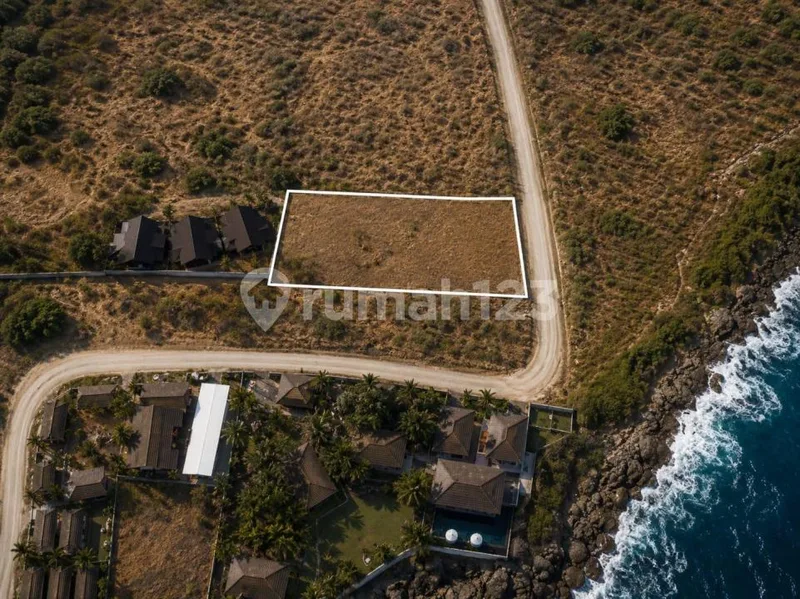 Tanah 8 Are SHM Hanya 100 Meter ke Pantai Dream Lembongan Bali - Bali in Bali