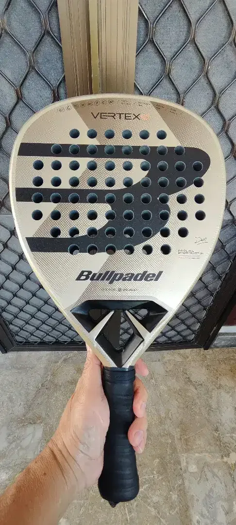 Bullpadel Vertex 04 W - Hobbies & Sports in Bali