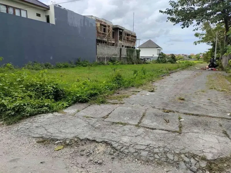 DIJUAL TANAH AREA VILLA LOKASI CANGGU - Bali in Bali