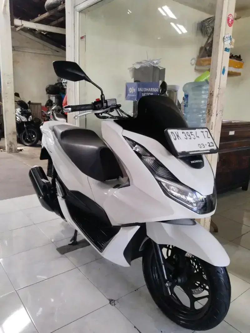 DP 2,2 JT/ BUNGA MENURUN 2% / HONDA PCX 160 TAHUN 2024 - Vehicles in Bali