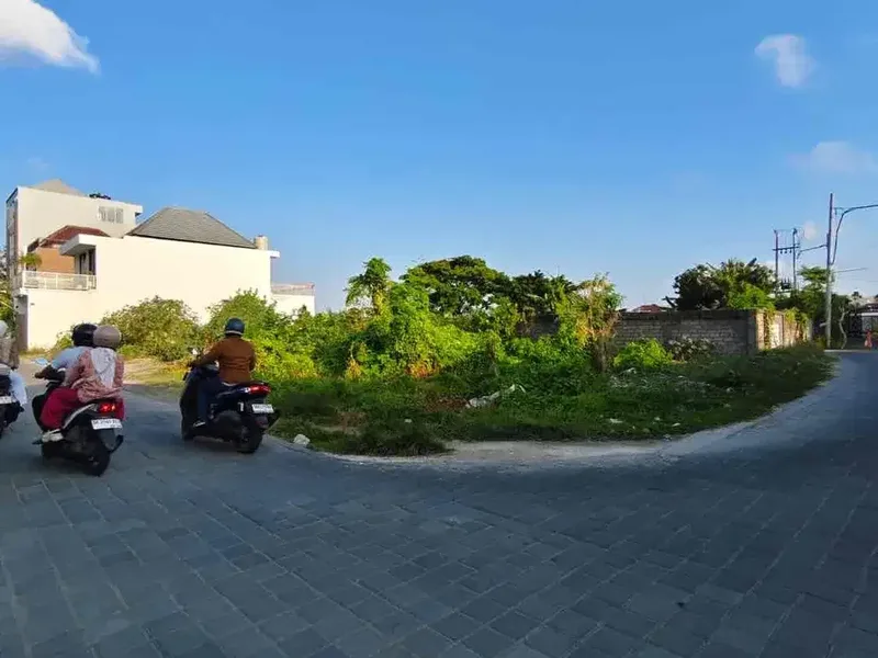 For sale Tanah Komersial Sunset Road - Cocok Coffee Shop, Kos Elite, Private Villa - Real Estate in Bali